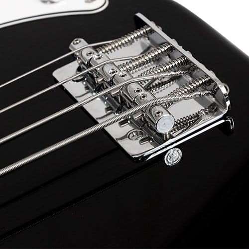 Elektryczna gitara basowa z futerałem