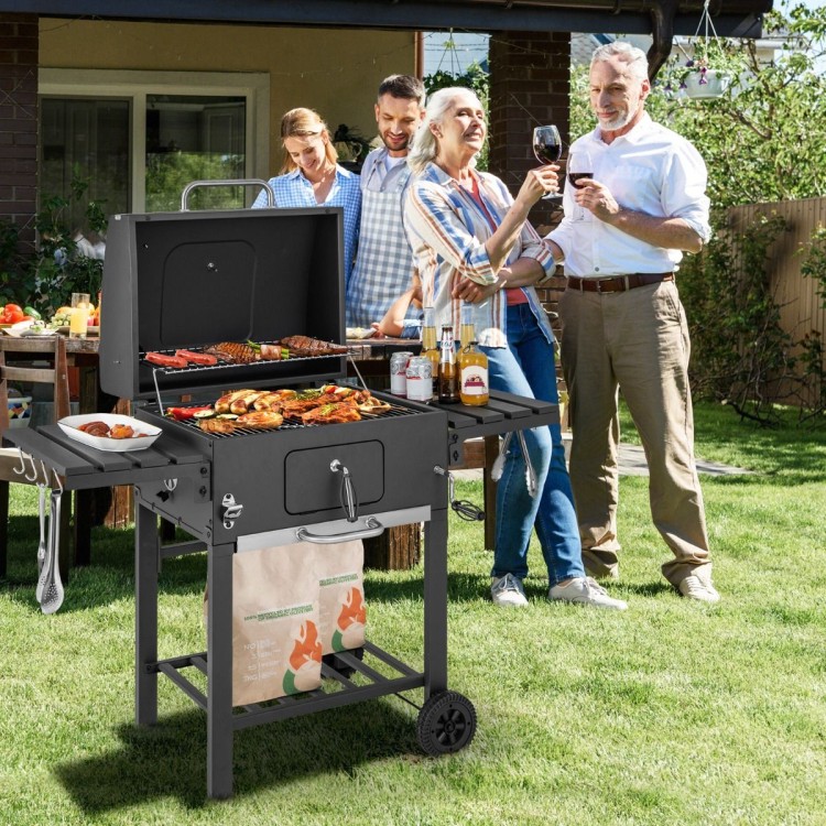 Grill na węgiel drzewny z pokrywą
