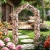 Łuk ogrodowy pergola dla roślin pnących
