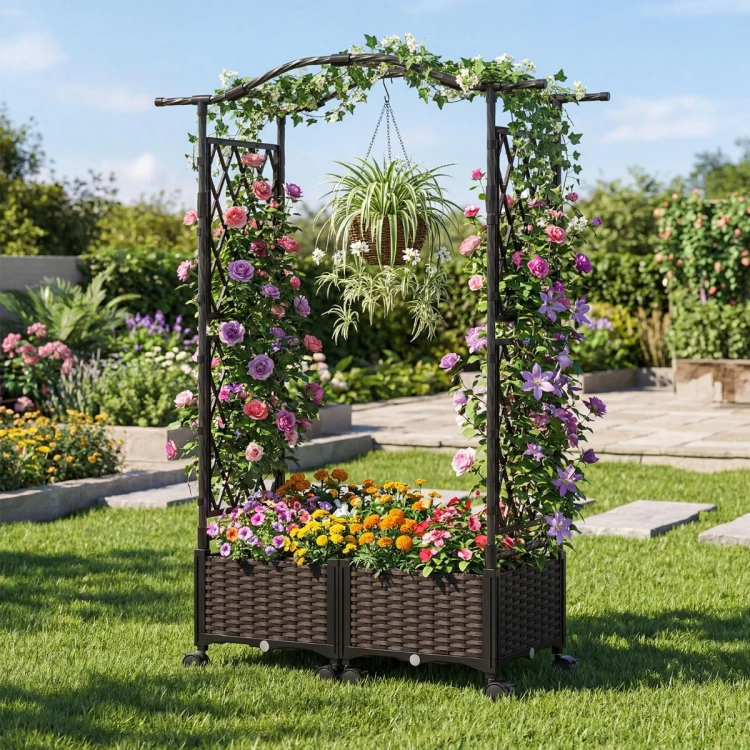Pergola ogrodowa do roślin pnących ze skrzyniami na kwiaty